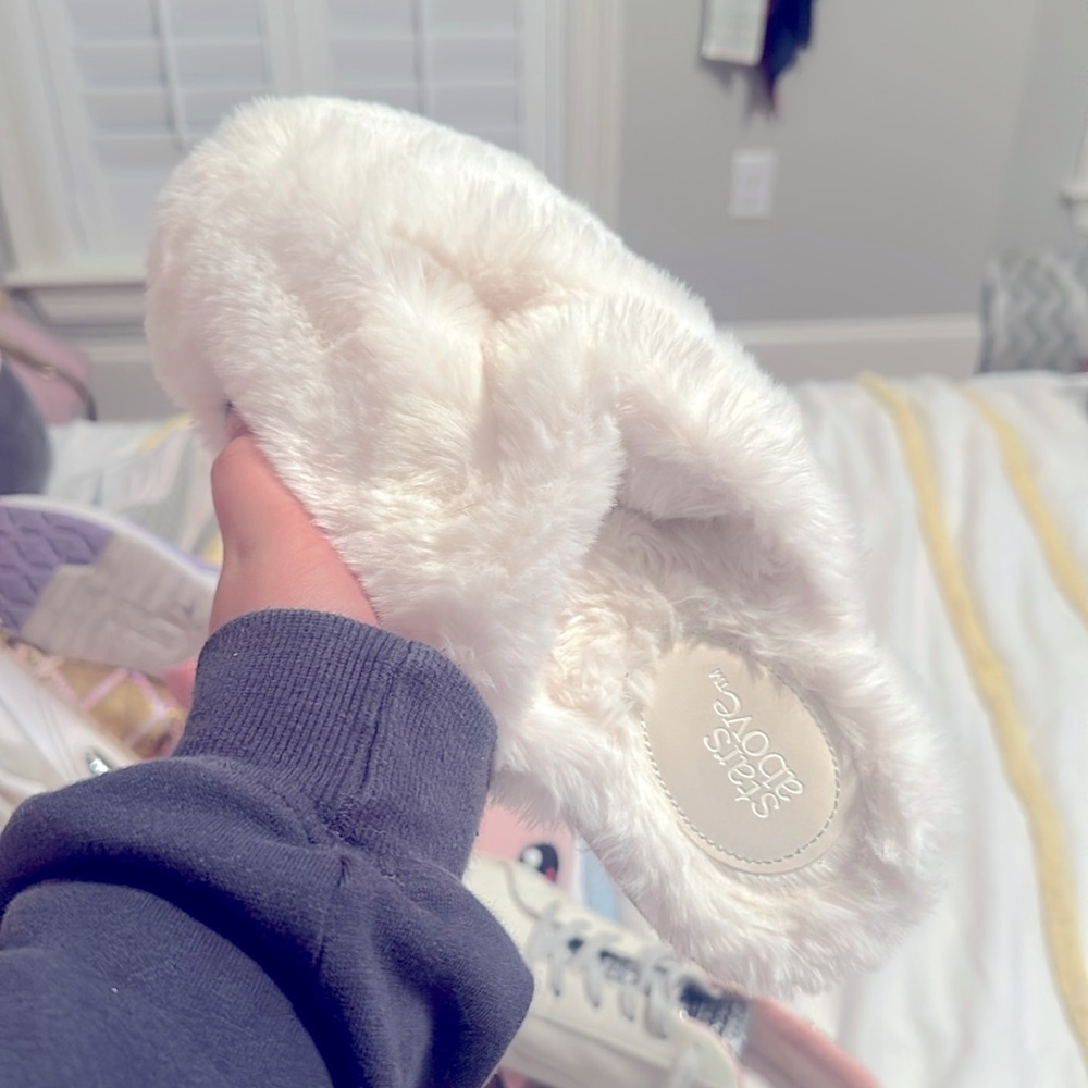 I loved these shoes but they were too small on me and I bought them 3 weeks ago.